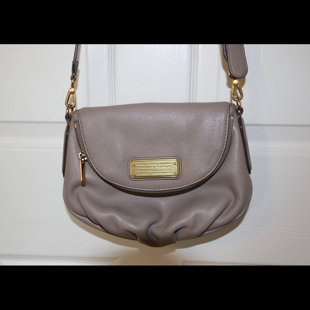 Marc Jacobs “New Q Natasha” Light Grey Bag